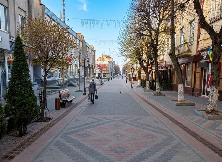 Улица Леси Украинки в Луцке