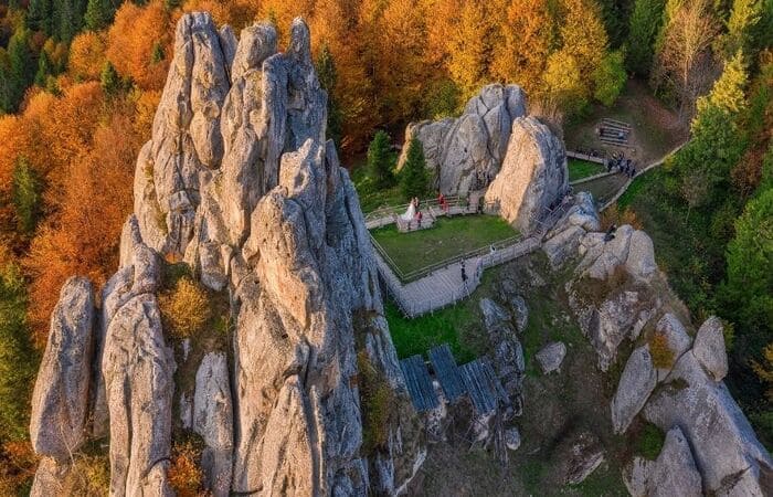 «Тустань» – наскальна фортеця  
