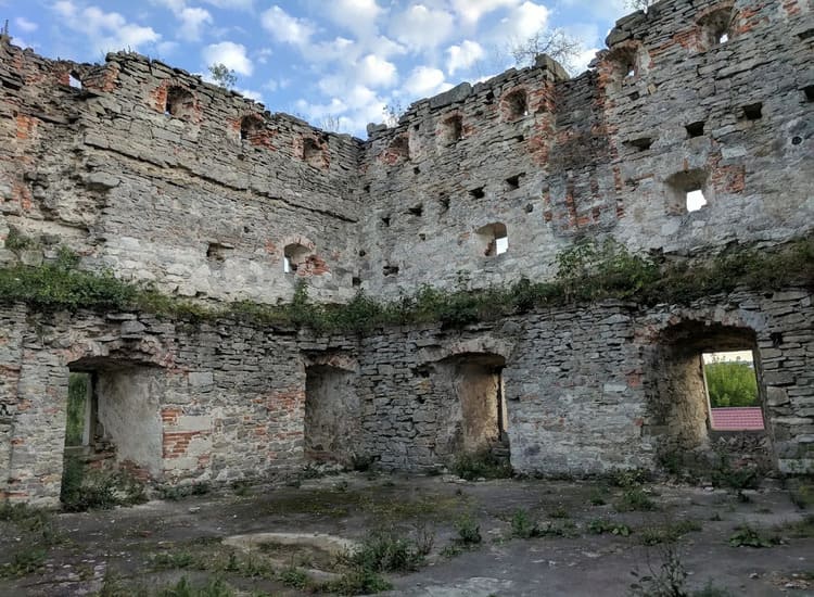 В’їзна (Міська) брама в Сатанові