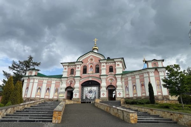Свято-Духовский монастырь (Скит) Почаев