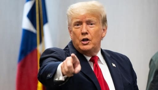 Дональд Трамп закликав НАТО допомагати Україні.