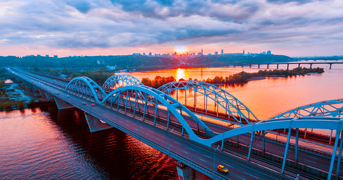 Історія визначних мостів: розповідає Мій Київ.