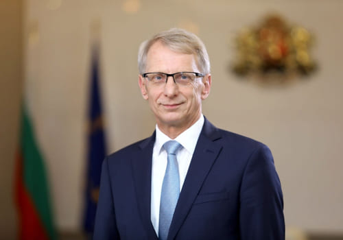 Прем'єр-міністр Болгарії Денков подав у відставку.