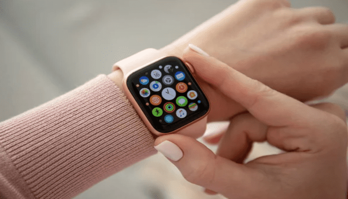 Ремонт Apple Watch. Що робити коли він сам вимикається?