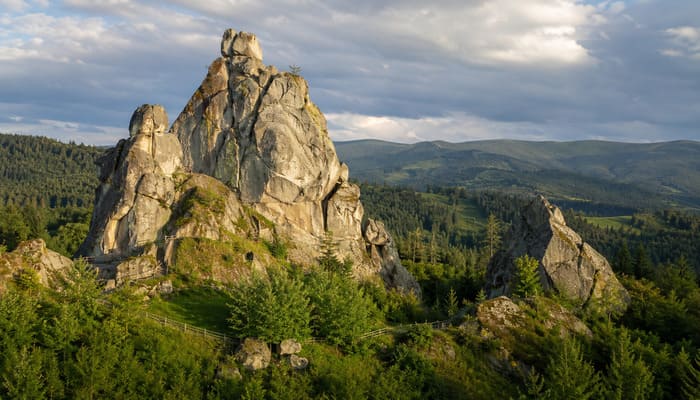 як утворились тустанські скелі
