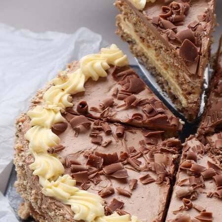 Как приготовить киевский торт?