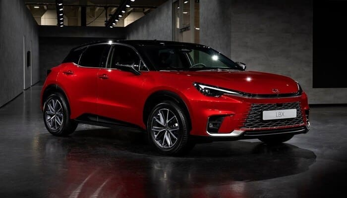 Lexus LBX - ідеальний кросовер для сучасного ритму життя.