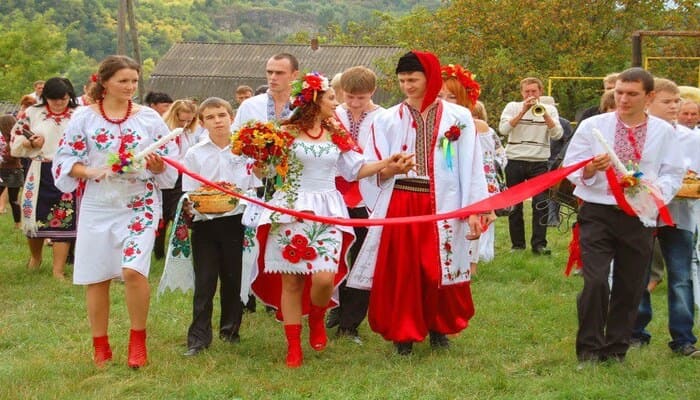 Старовині весільні традиції в Україні - як це було колись