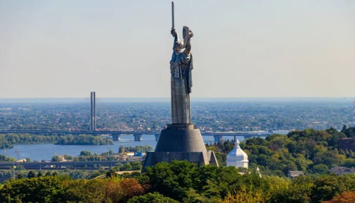 Батьківщина-Мати - цікаві місця Київ.