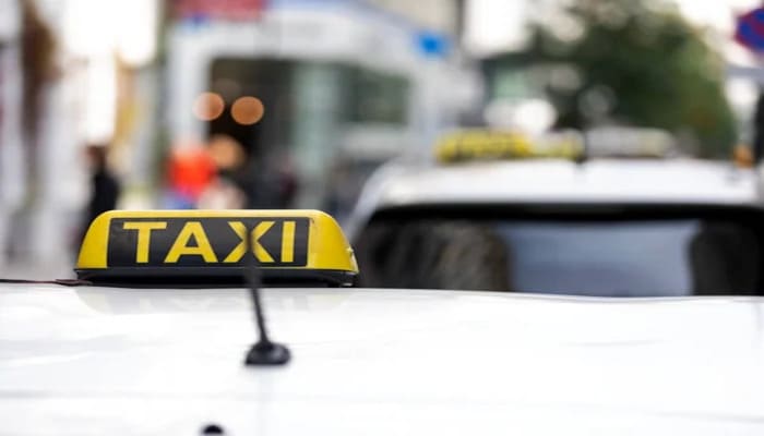 Робота в таксі: переваги та недоліки. Скільки заробляють таксисти?