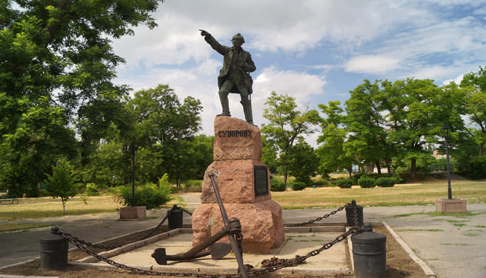 Пам’ятка Суворова в Очакові.