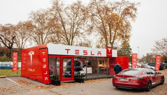 Переваги електромобілів Tesla та ціни