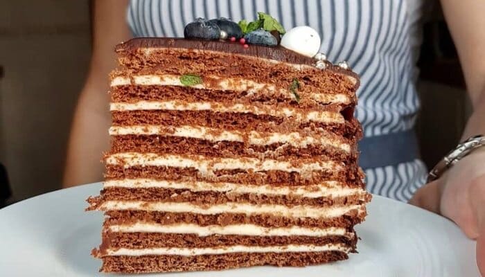 Торт Спартак Зі згущеним молоком