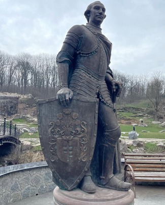 скульптури в Софіївському дендропарку