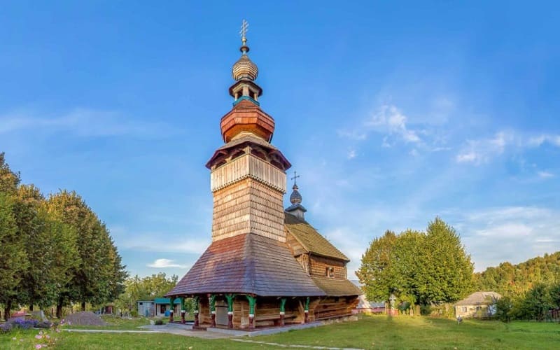 Михайловская церковь свалява
